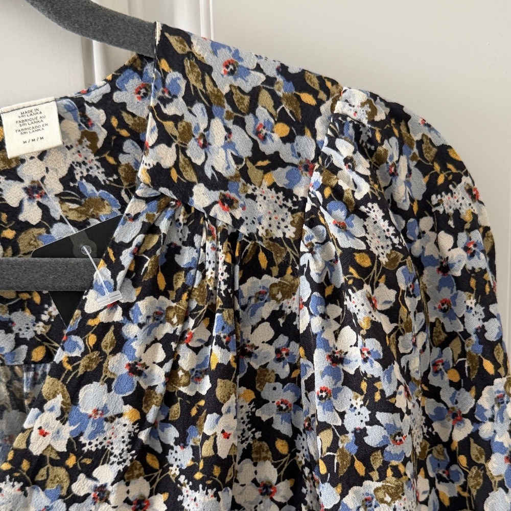 Levi's Multi Floral V‑Neck Button Midi Dress - Picture 7 of 12